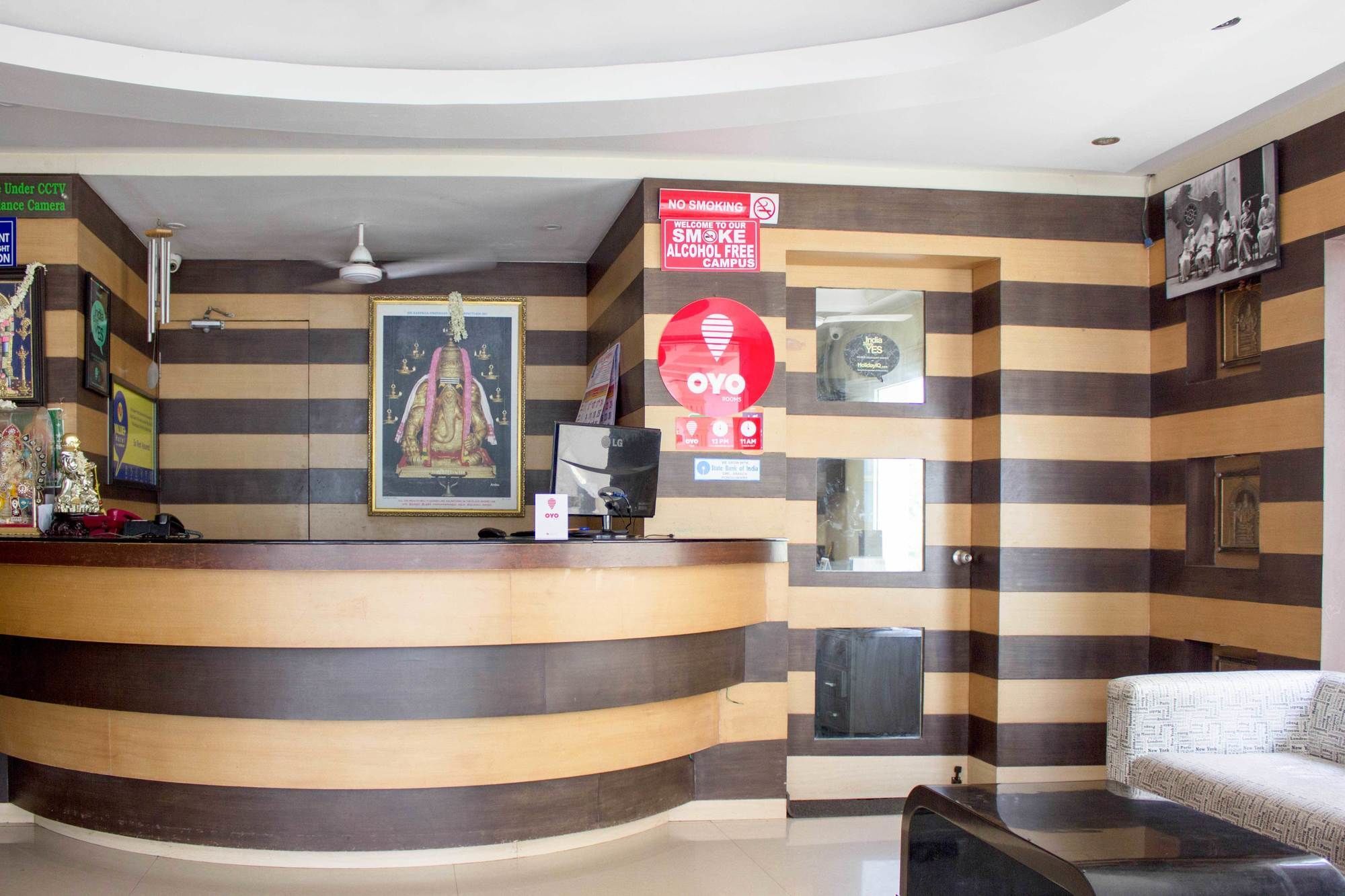 Hotel Oyo 4895 Abi Krishna à Pondichéry Extérieur photo