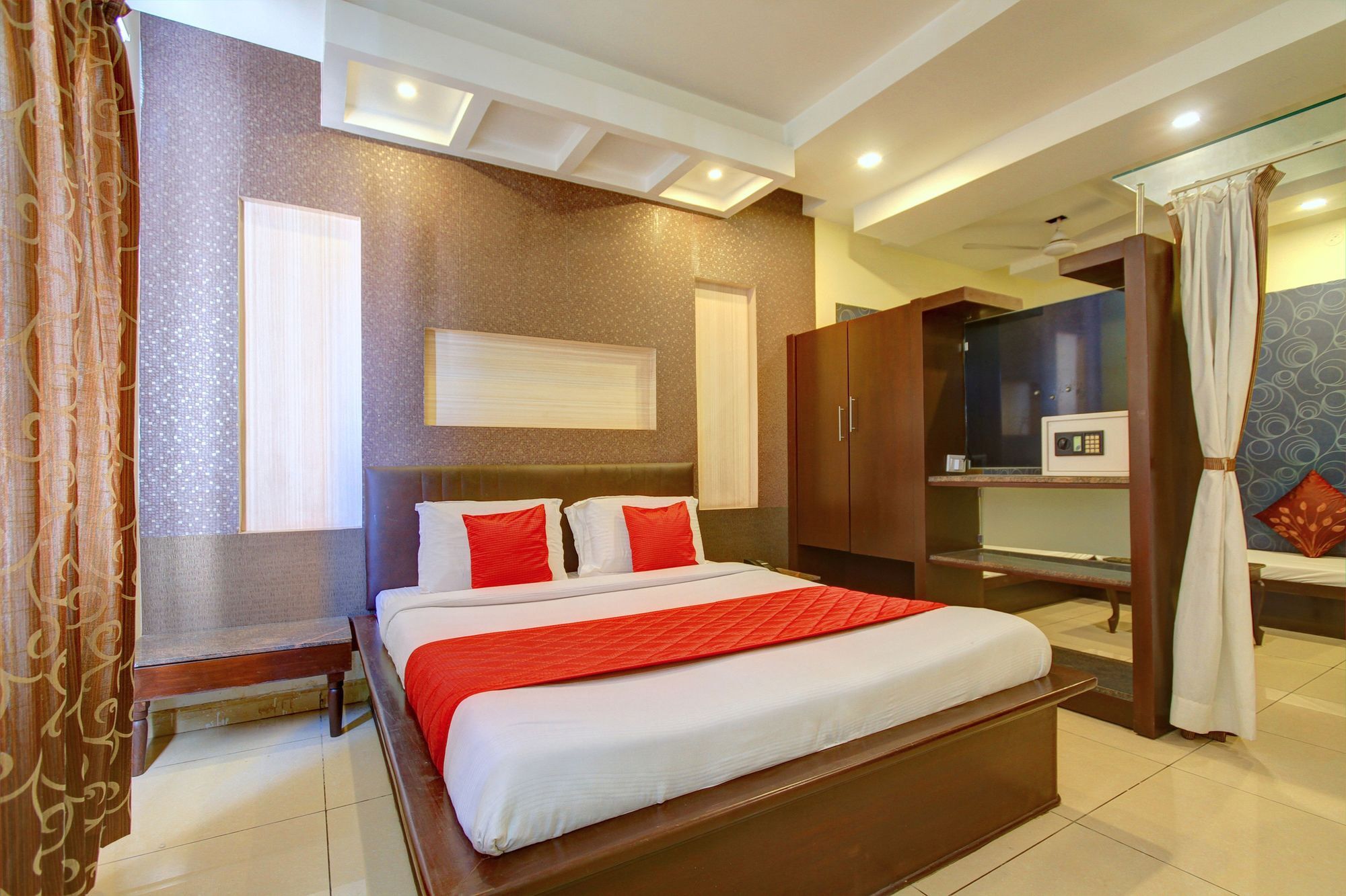 Hotel Oyo 4895 Abi Krishna à Pondichéry Extérieur photo