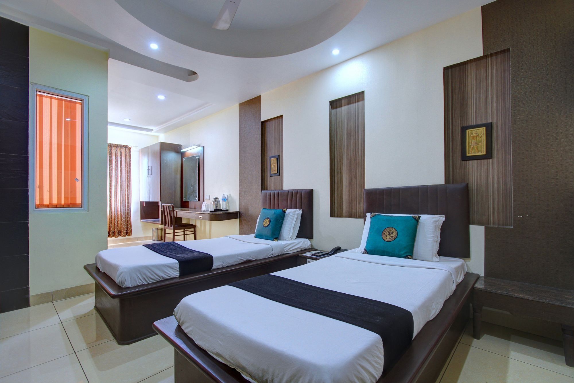 Hotel Oyo 4895 Abi Krishna à Pondichéry Extérieur photo