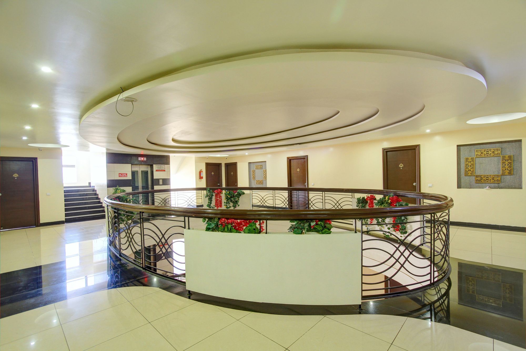 Hotel Oyo 4895 Abi Krishna à Pondichéry Extérieur photo